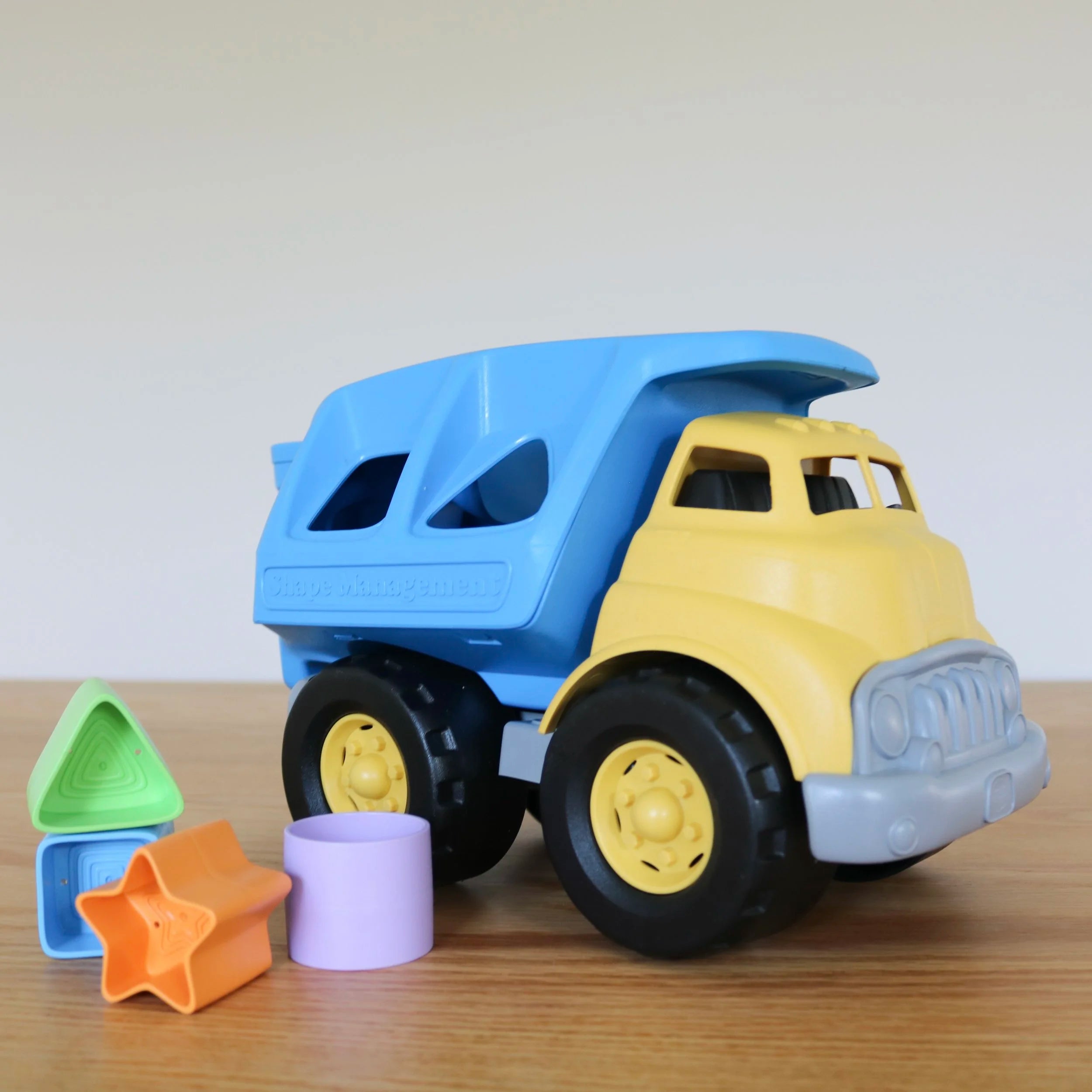 Camion trieur de formes