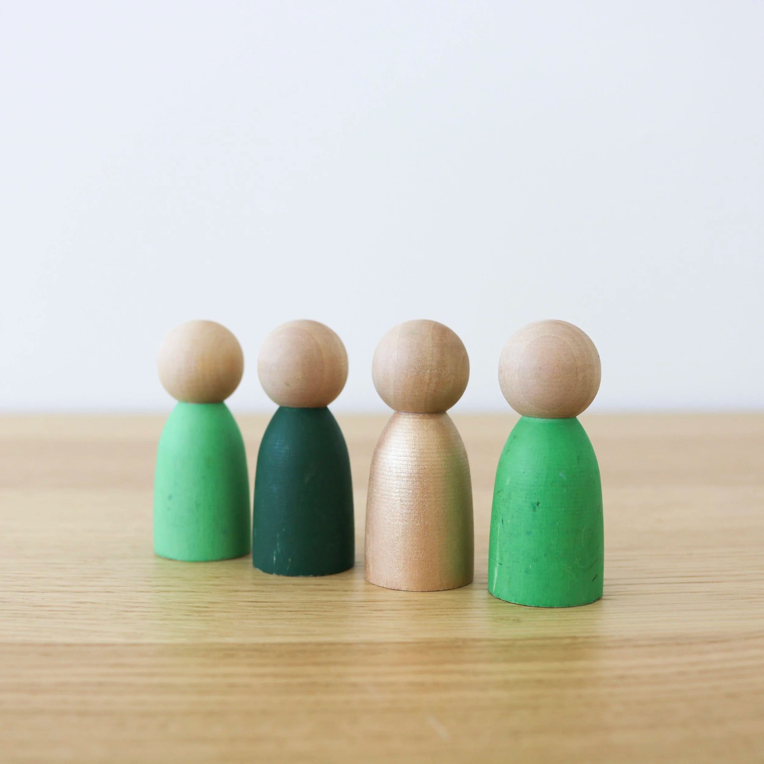 Poupées en bois pour la Saint-Patrick (4 pièces) 