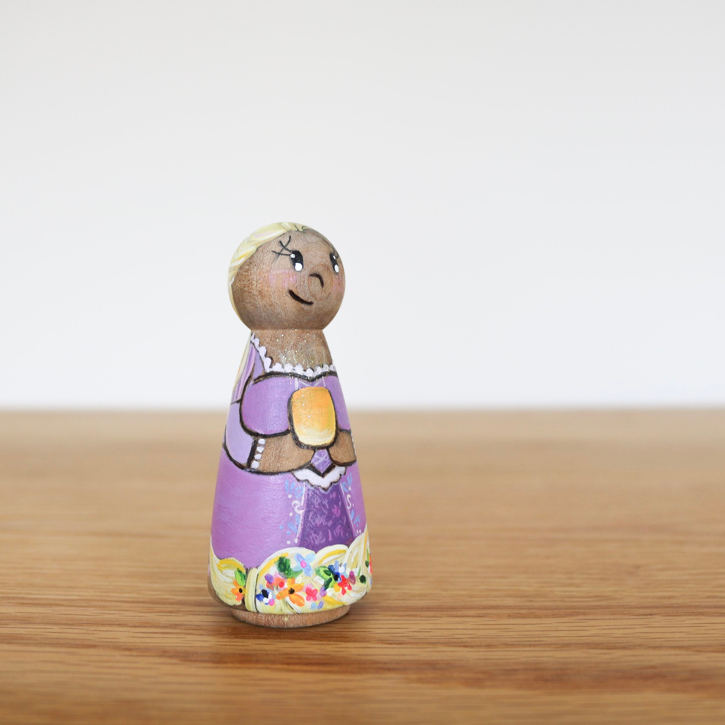 Poupée Raiponce en bois