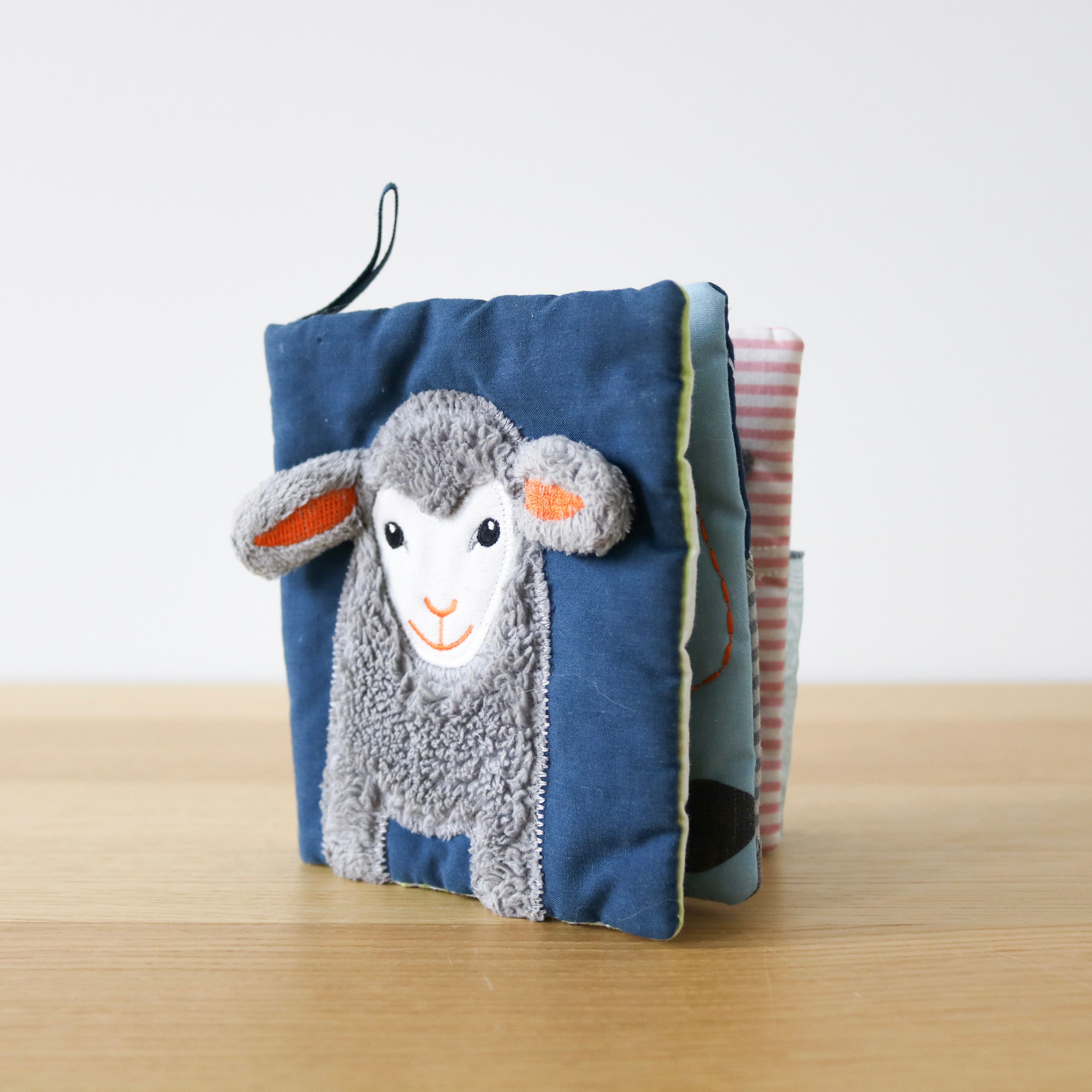 Leka Plush Book