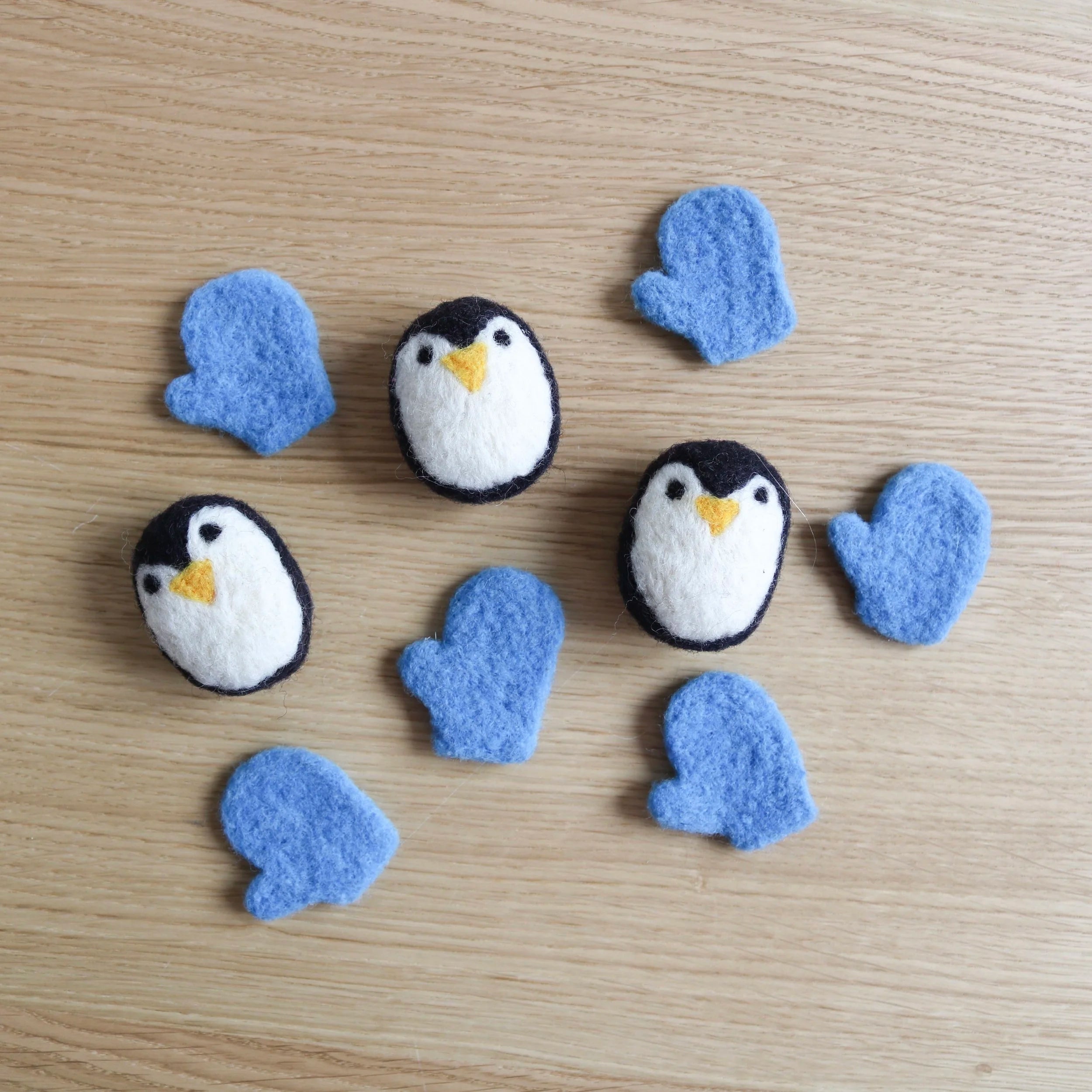 Penguin and Mitten Loose Parts (9 pcs.)
