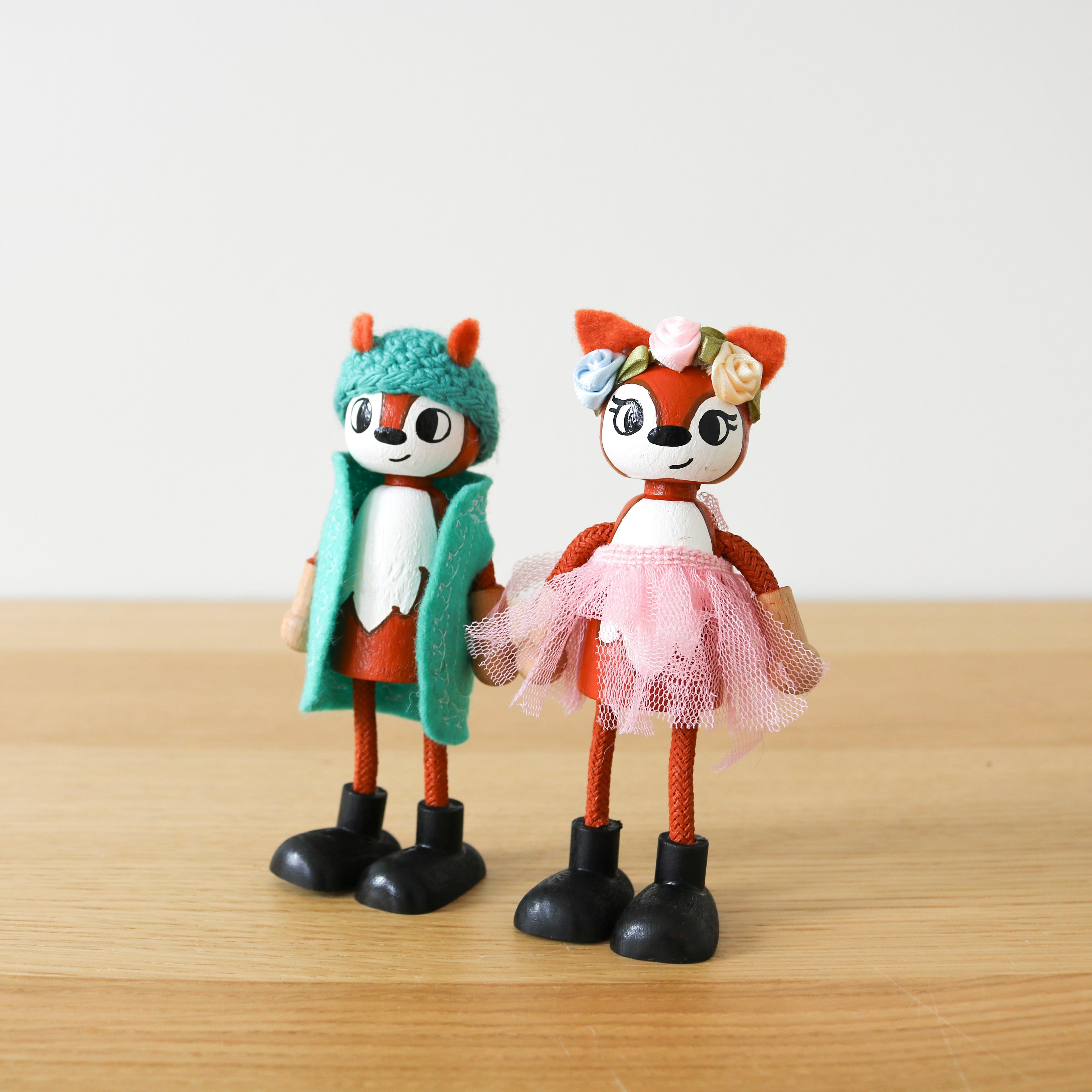 Foxes (2 pcs.)