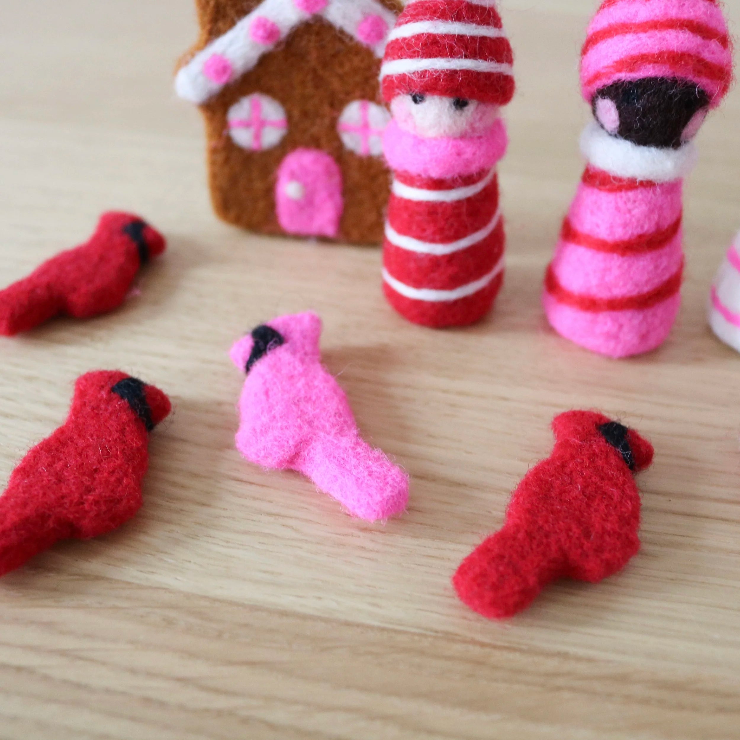 Gingerbread House, Elves and Cardinals (10 pcs.)