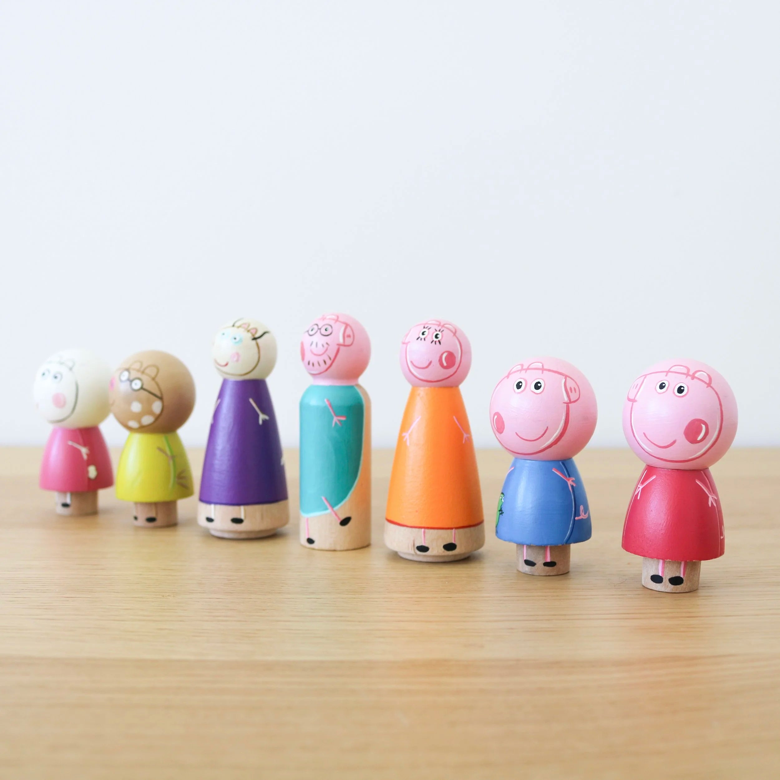 Poupées Peppa Pig en bois (7 pièces) 