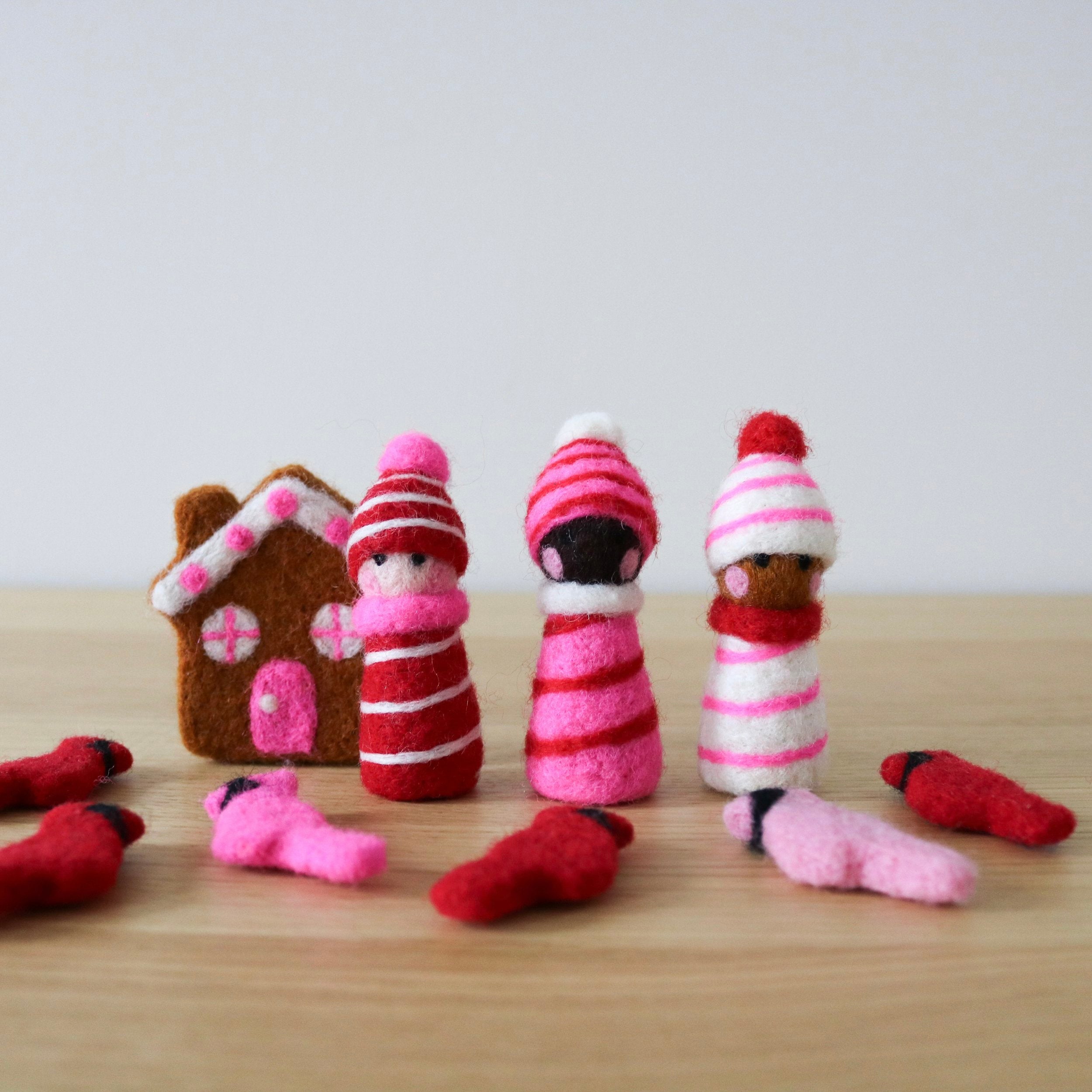 Gingerbread House, Elves and Cardinals (10 pcs.)