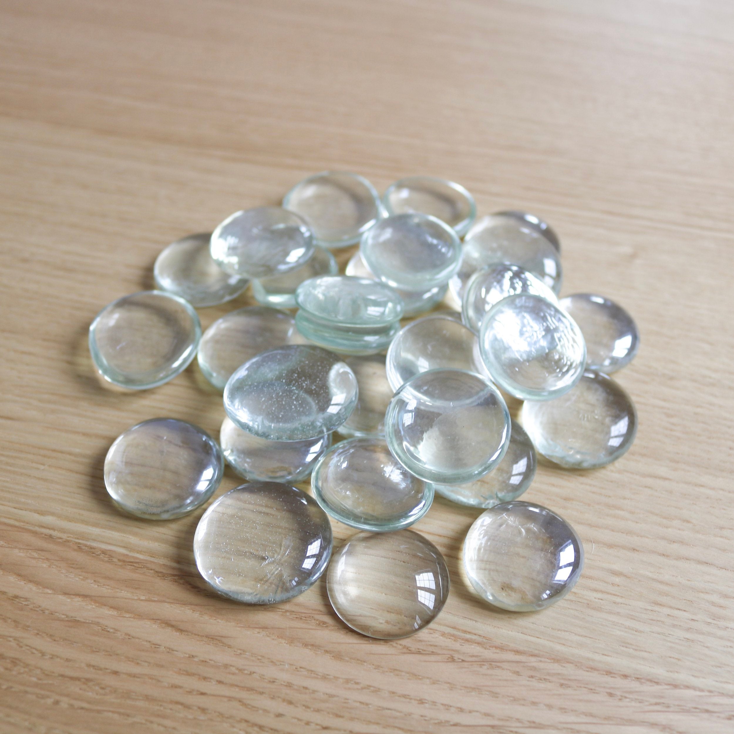 Pierres précieuses en verre transparent (29 pièces)