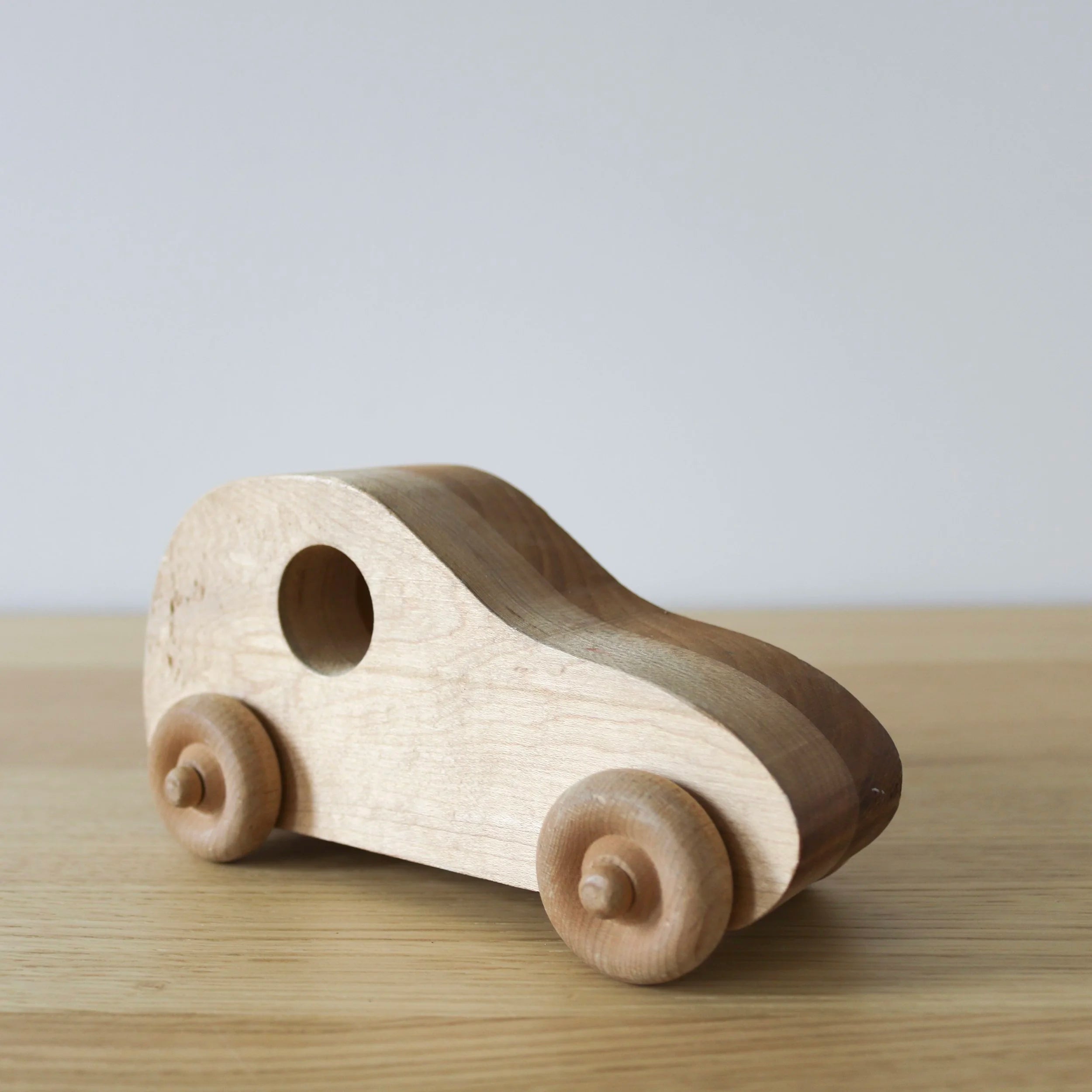 Voiture en bois