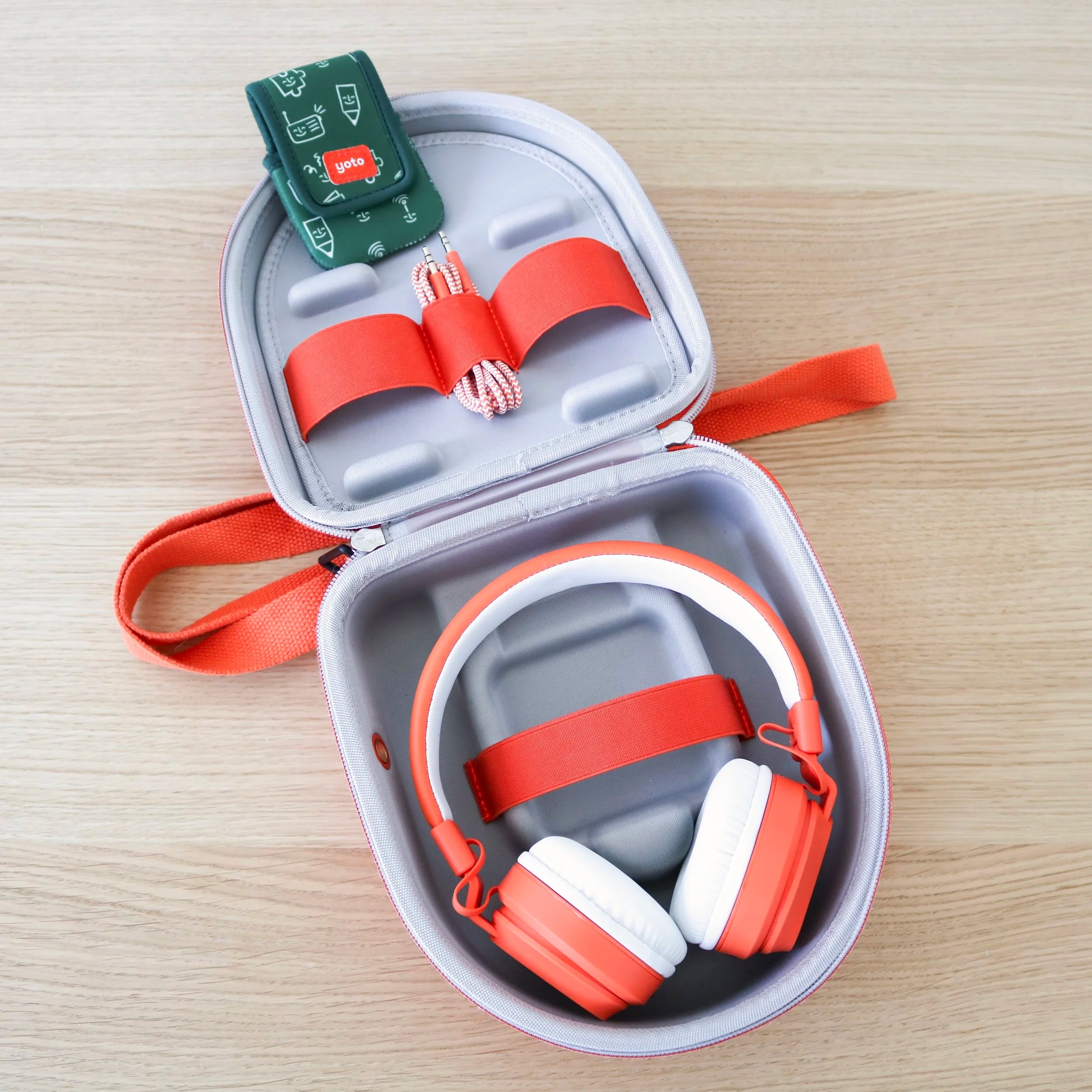 Casque audio et mini étui de voyage 
