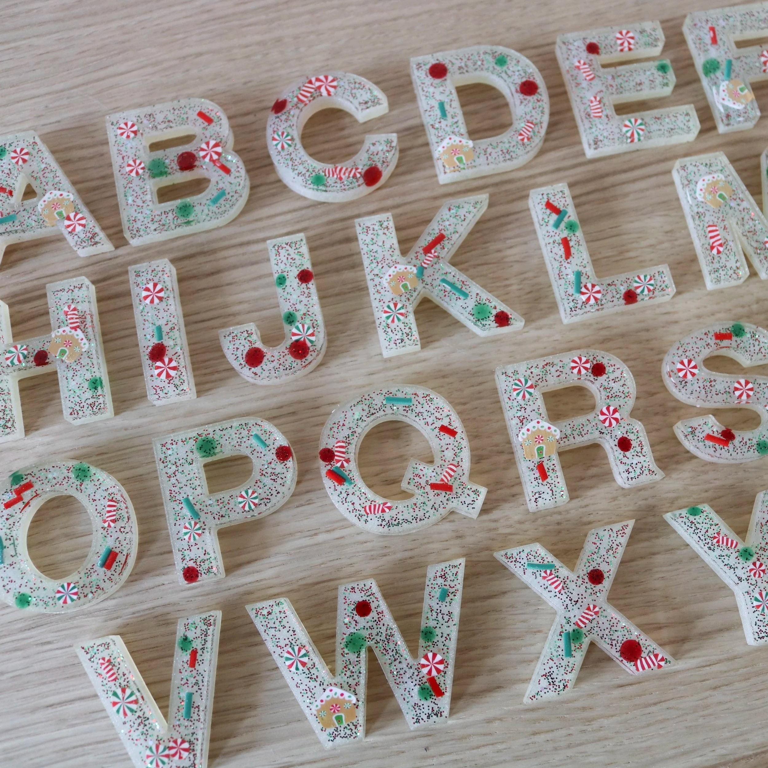 Alphabet de Noël en résine majuscules, alphabet en résine, alphabet majuscule de Noël