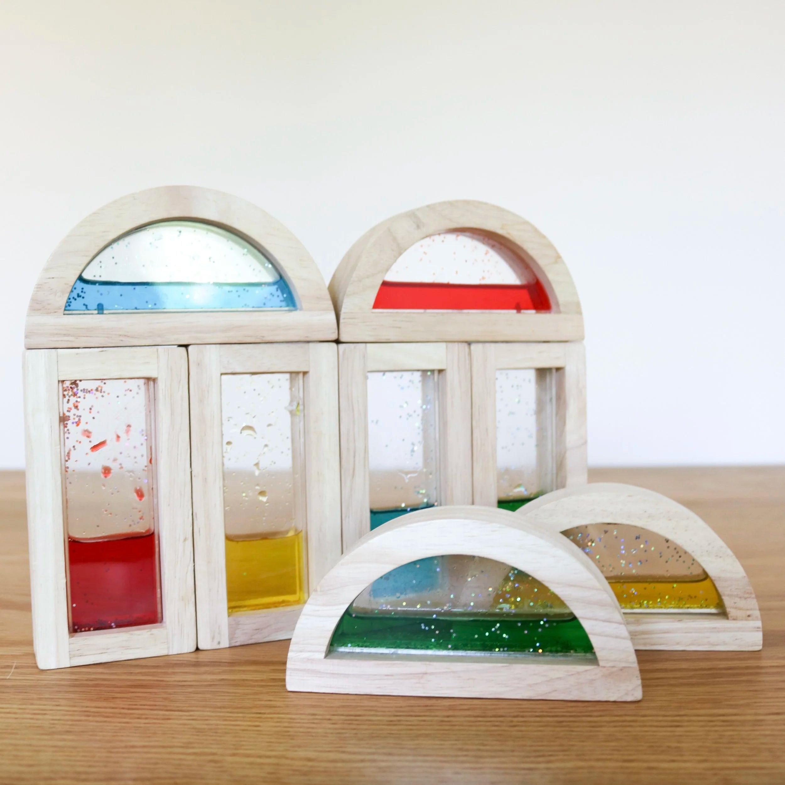 Blocs arc-en-ciel d'eau scintillante