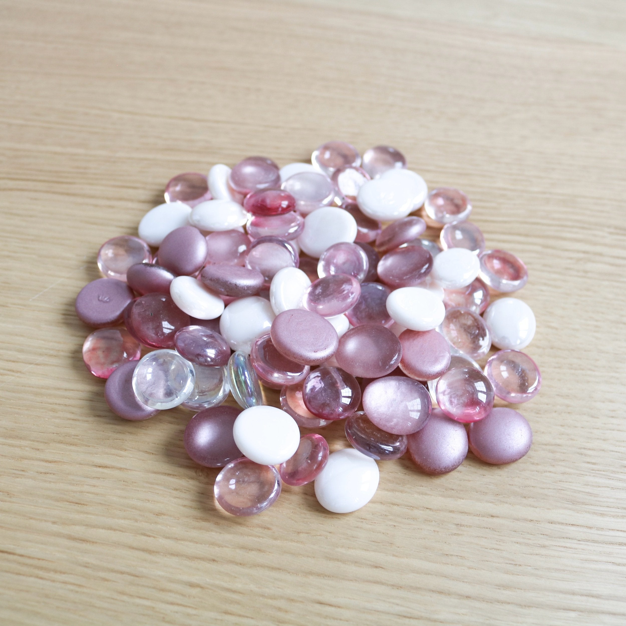 Pierres précieuses en verre rose 
