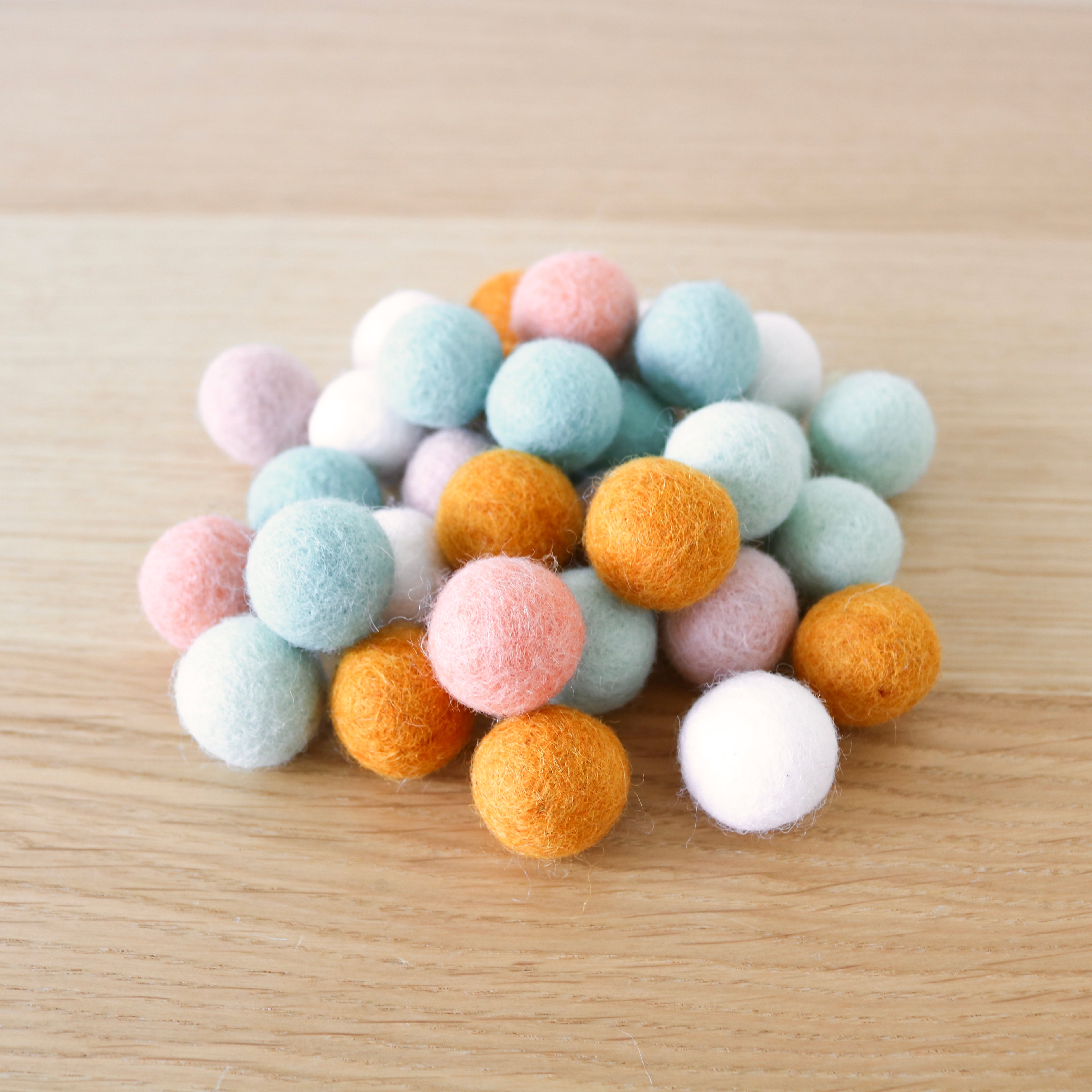 Savanna Felt Balls (25 pcs.)