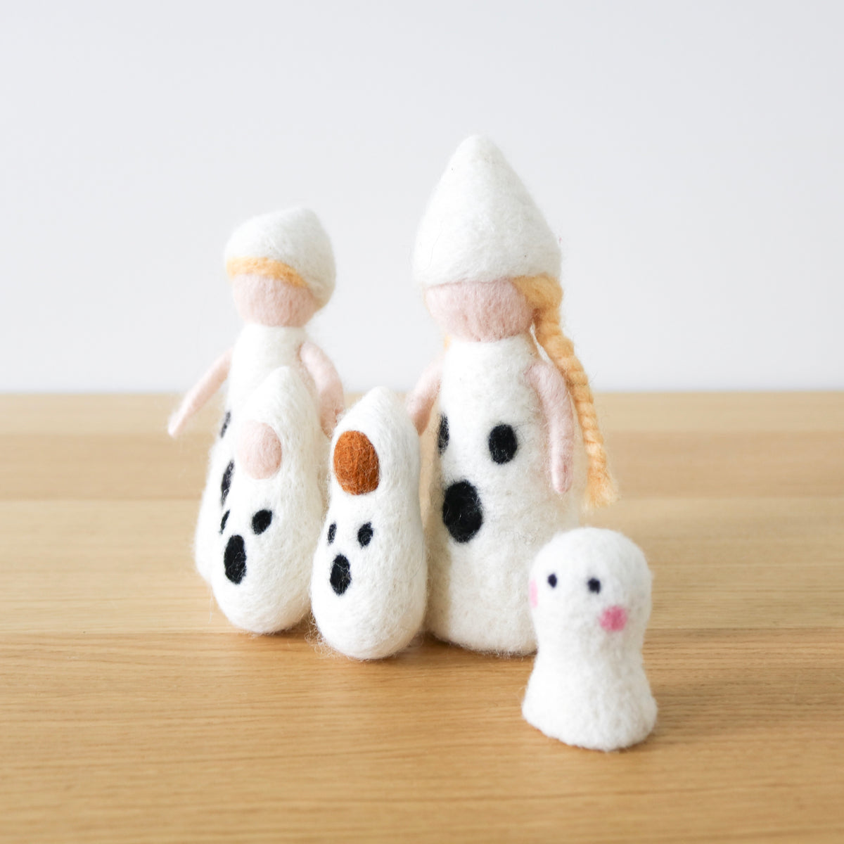 Ghost Family (5 pcs.)