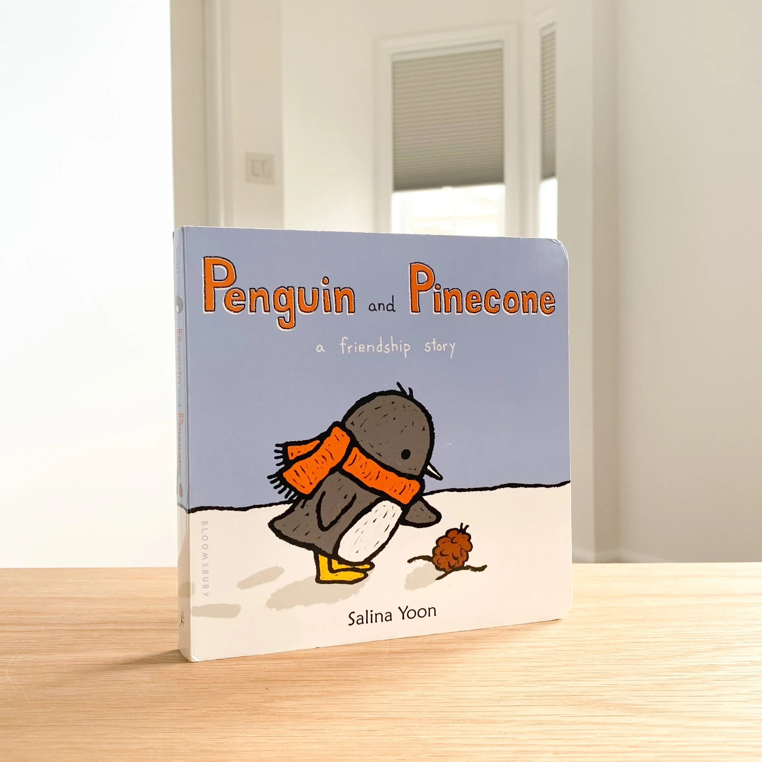 Pingouin et pomme de pin : une histoire d'amitié
