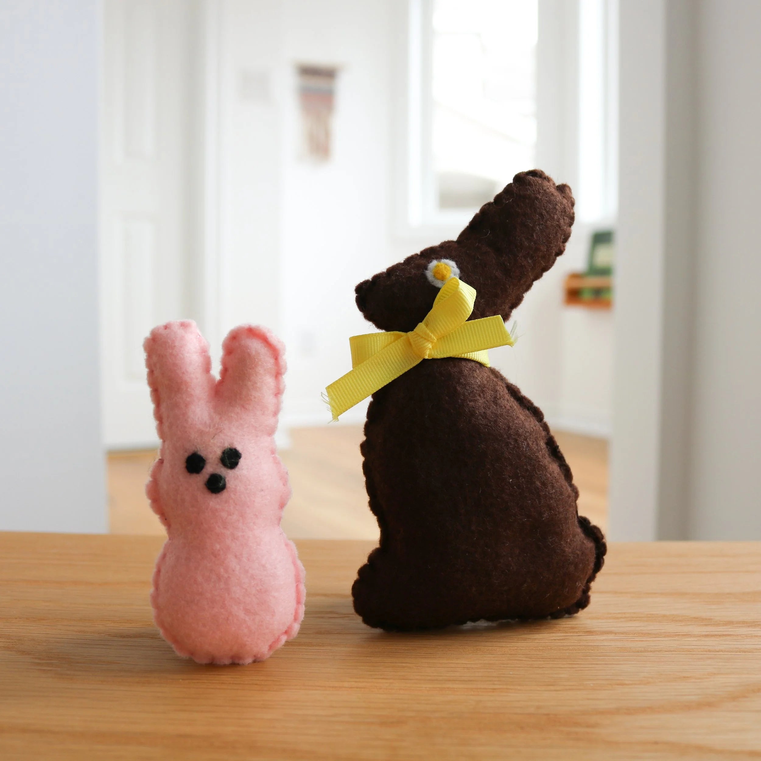 Easter Bunnies (2 pcs.)